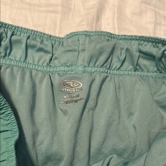 Athletic Works Green Athletic Shorts Elastic Waistband Lightweight - Picture 2 of 2